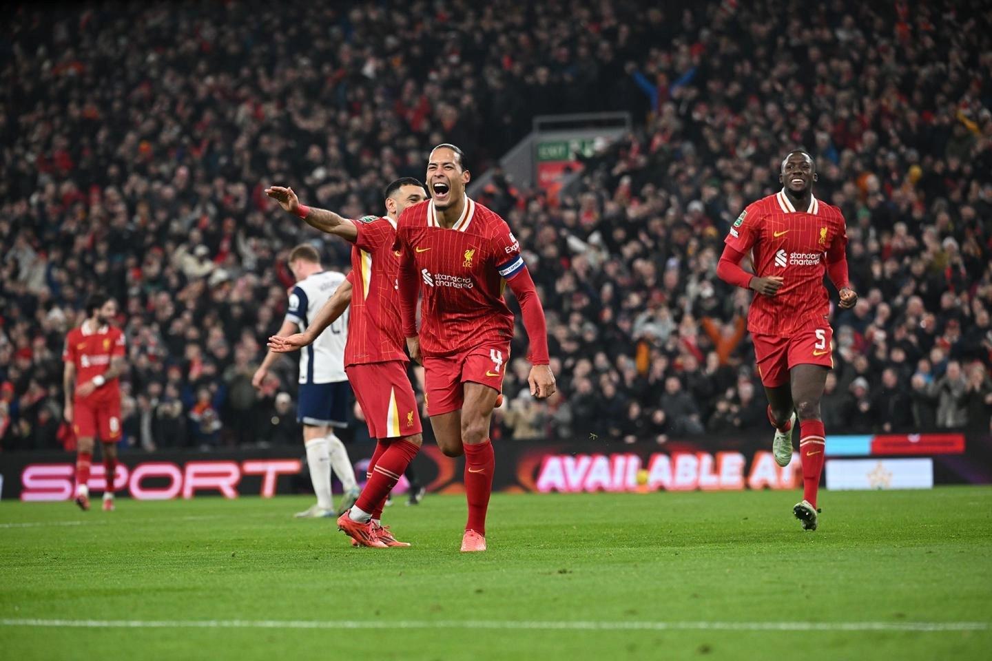 开云体育-利物浦队长领衔，连进两球帮助球队晋级的简单介绍