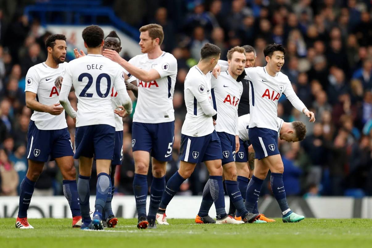 顶尖球队即将在比赛中展现气势和实力