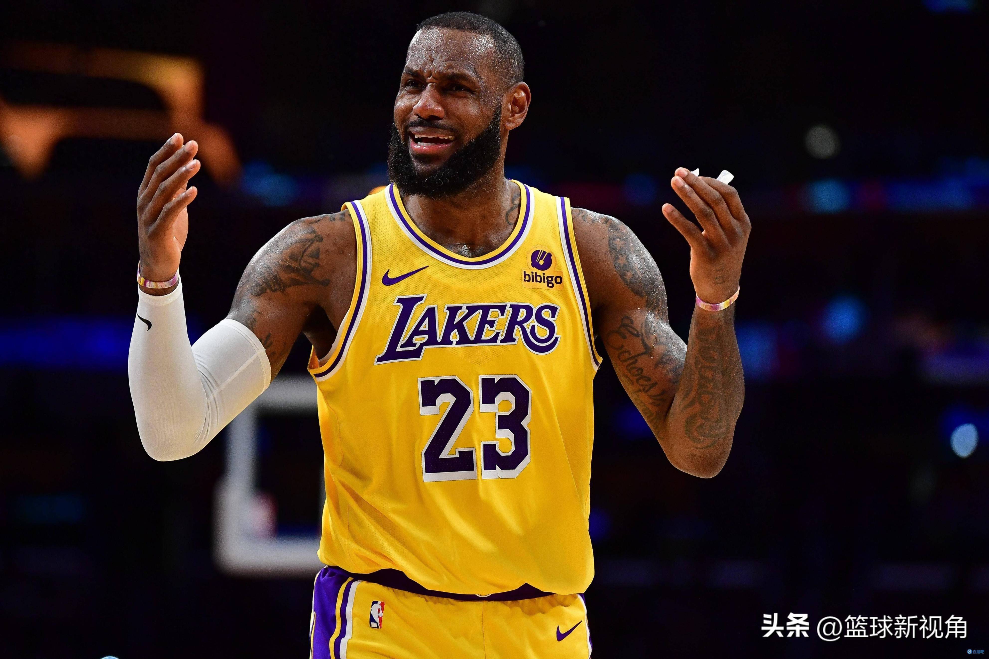 本赛季的热门球员在比赛中展现出强大实力 本赛季的热门球员在比赛中展现出强大实力