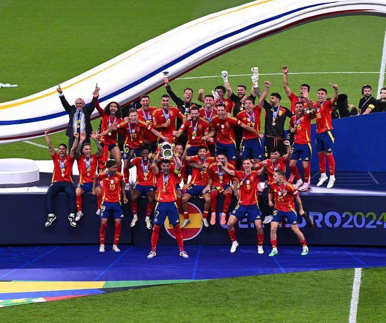 开云体育app-包含欧洲球员风采赛场，精彩瞬间引人入胜的词条