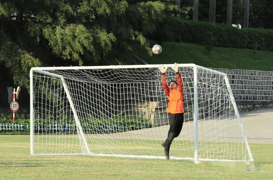 包含欧洲球员风采赛场,精彩瞬间引人入胜的词条 包含欧洲球员风采赛场,精彩瞬间引人入胜的词条