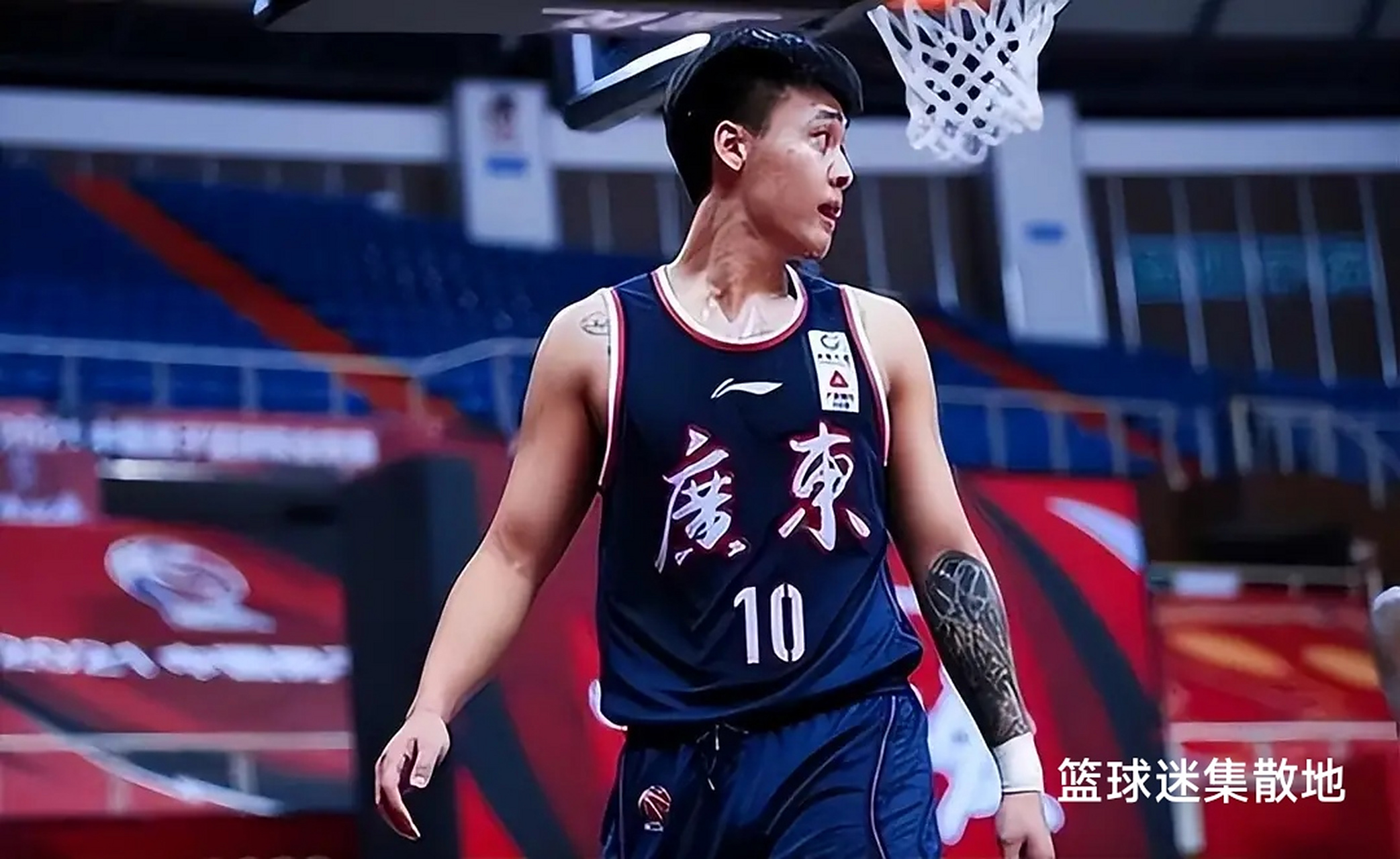 名帅战术精准，率队击败对手