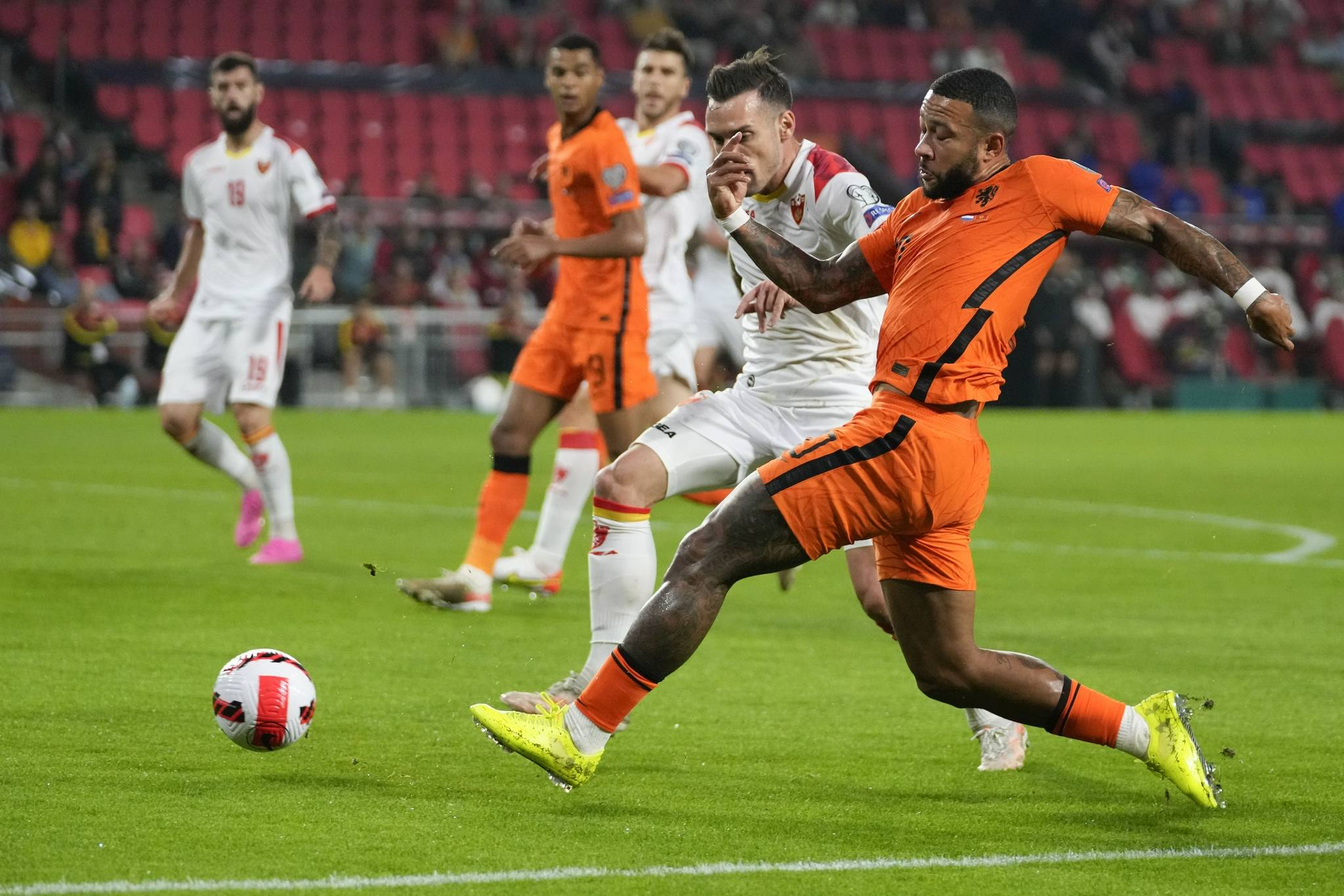 包含欧洲足球壮观对抗将在赛场上精彩上演的词条