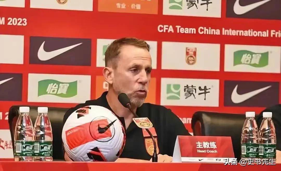 开云下载-德甲球队换帅，新教练面临挑战