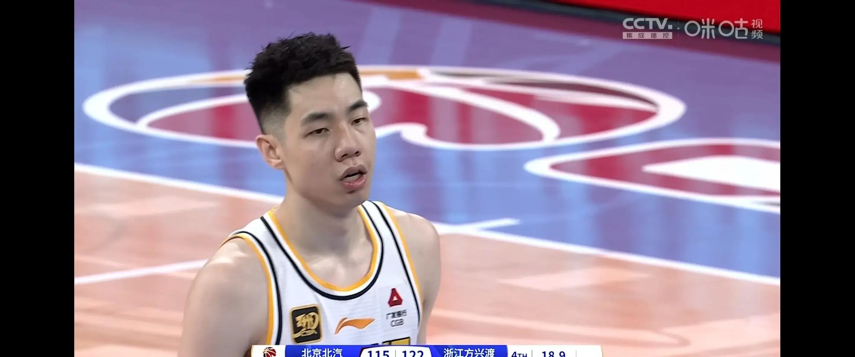 夺冠热门队表现出色,冲击冠军 夺冠热门队表现出色,冲击冠军