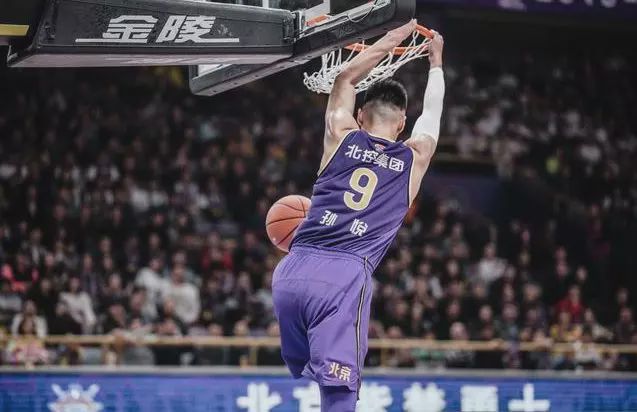 传控打法发挥出色,引领球队胜利的简单介绍 传控打法发挥出色,引领球队胜利的简单介绍