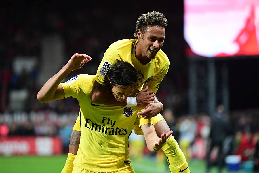 开云体育APP下载-英格兰鏖战皇马，马尔基尼奥斯送出助攻