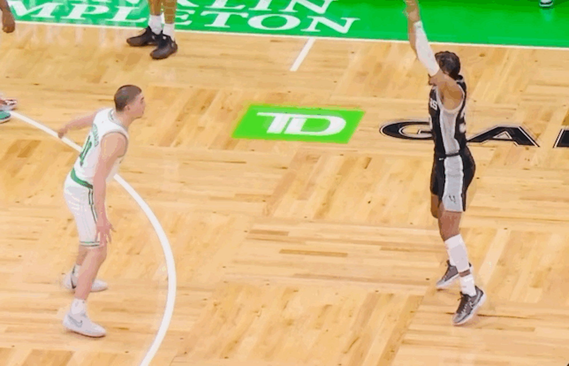 文班亚马贡献制胜表现，凯尔特人封锁魔术