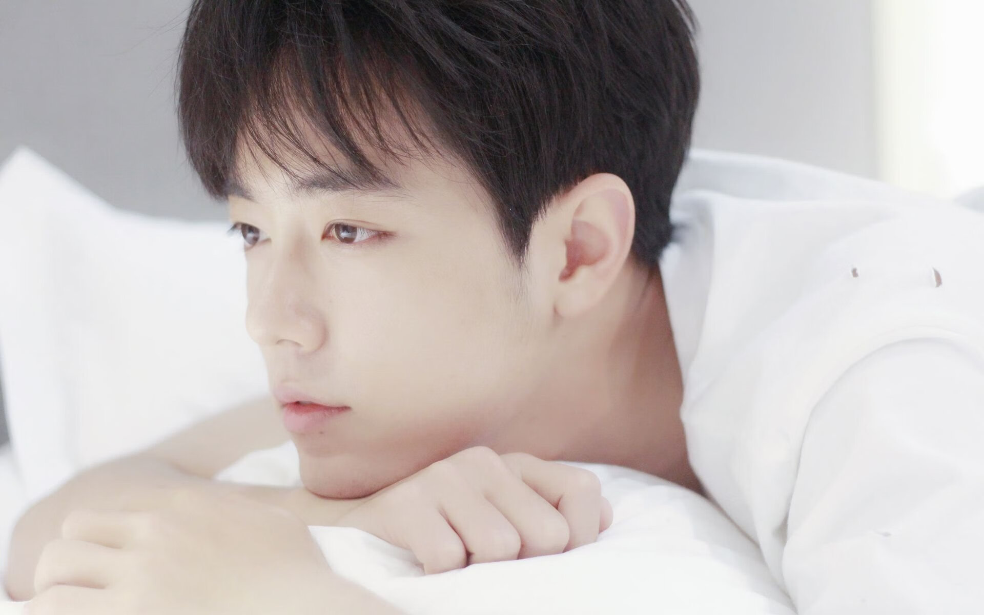 宿敌的阴影下，阿森纳硬仗力克马赛，谁的节奏在无声激荡？